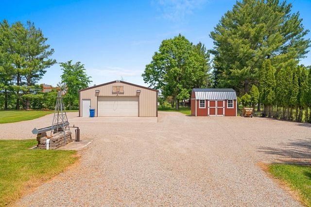 8820 COUNTY ROAD II, Fremont, WI 54940