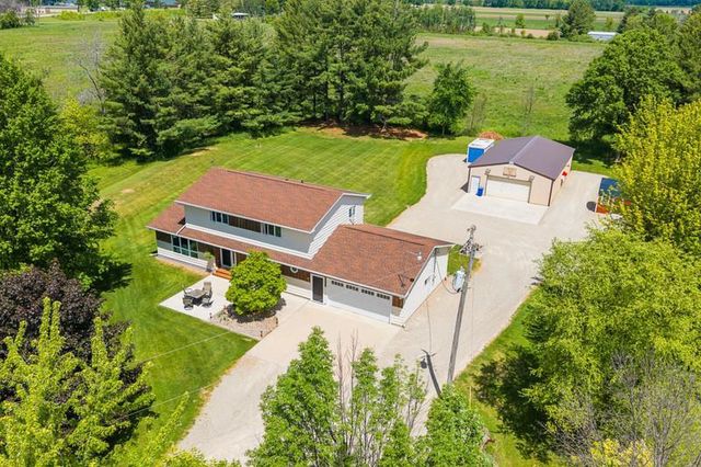 8820 COUNTY ROAD II, Fremont, WI 54940