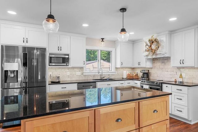 8820 COUNTY ROAD II, Fremont, WI 54940