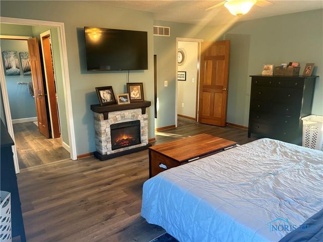 1016 Farmview Drive, Waterville, OH 43566