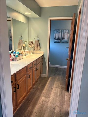 1016 Farmview Drive, Waterville, OH 43566