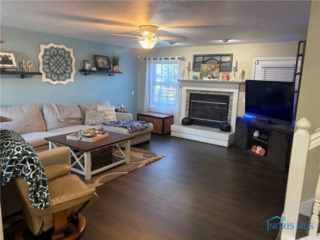 1016 Farmview Drive, Waterville, OH 43566