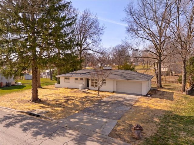 5406 Lucille Lane, Shawnee, KS 66203