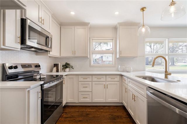 5406 Lucille Lane, Shawnee, KS 66203