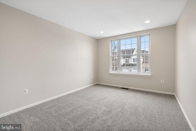 1 ADAMS LN, Downingtown, PA 19335