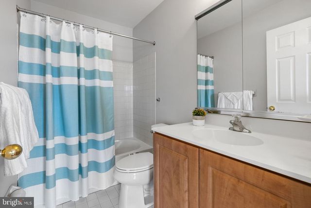 1 ADAMS LN, Downingtown, PA 19335