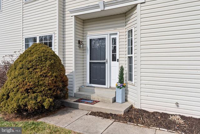 1 ADAMS LN, Downingtown, PA 19335