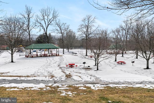 1 ADAMS LN, Downingtown, PA 19335