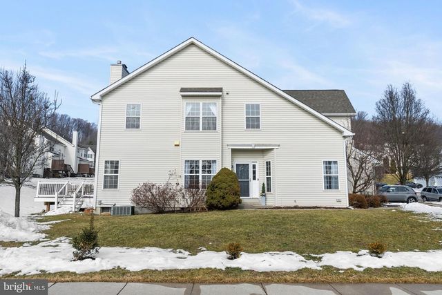 1 ADAMS LN, Downingtown, PA 19335