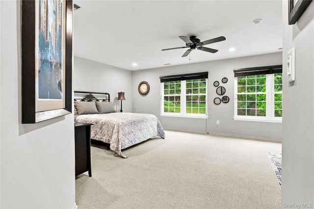 170 Thomas Lane, East Setauket, NY 11733