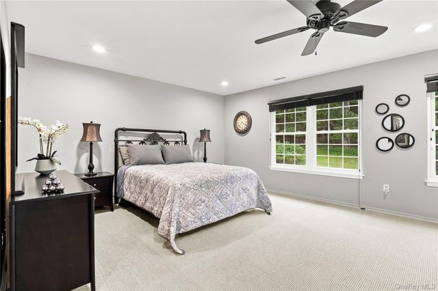 170 Thomas Lane, East Setauket, NY 11733
