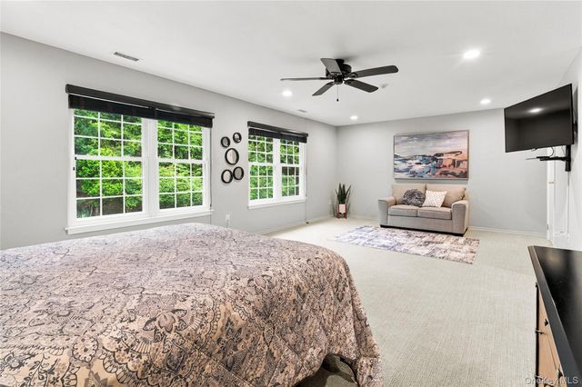 170 Thomas Lane, East Setauket, NY 11733