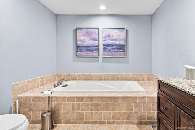 170 Thomas Lane, East Setauket, NY 11733