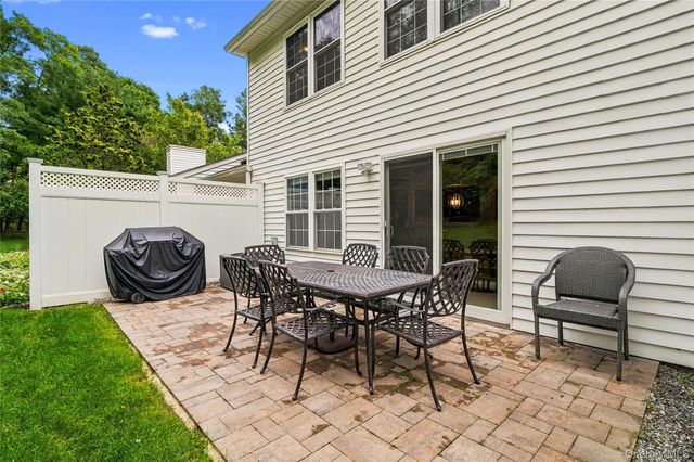170 Thomas Lane, East Setauket, NY 11733