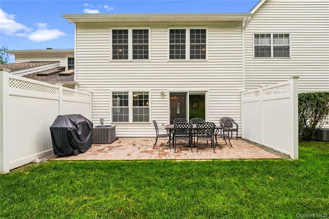 170 Thomas Lane, East Setauket, NY 11733