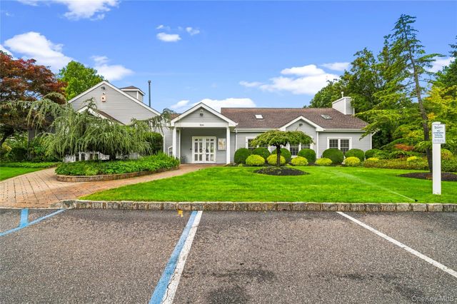 170 Thomas Lane, East Setauket, NY 11733
