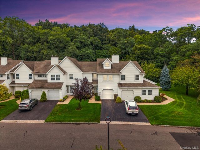 170 Thomas Lane, East Setauket, NY 11733
