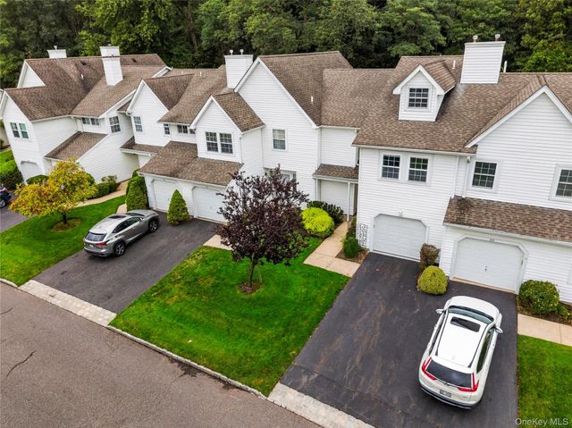 170 Thomas Lane, East Setauket, NY 11733
