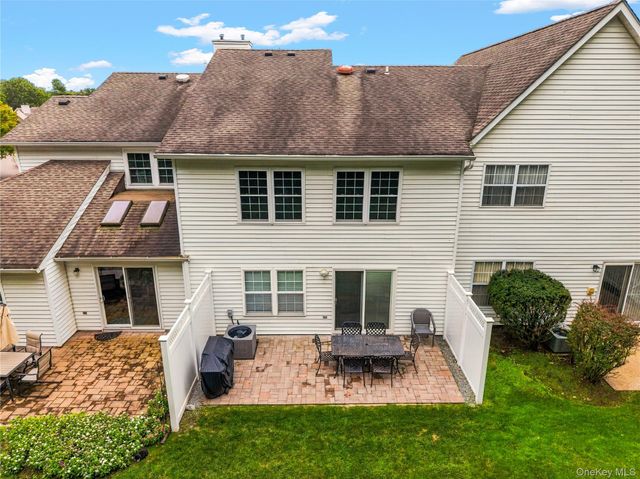 170 Thomas Lane, East Setauket, NY 11733