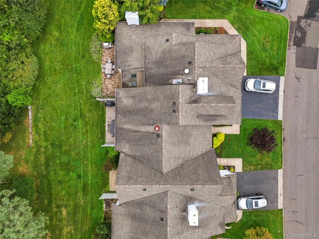170 Thomas Lane, East Setauket, NY 11733
