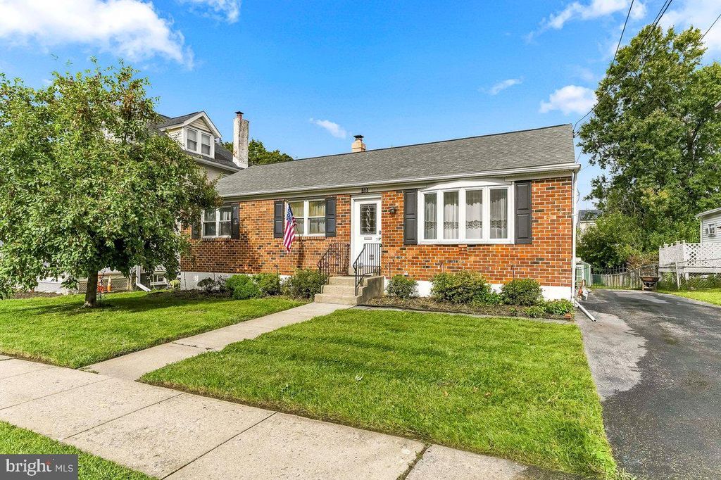 209 HENDERSON AVE, RIDLEY PARK, PA 19078 — exterior