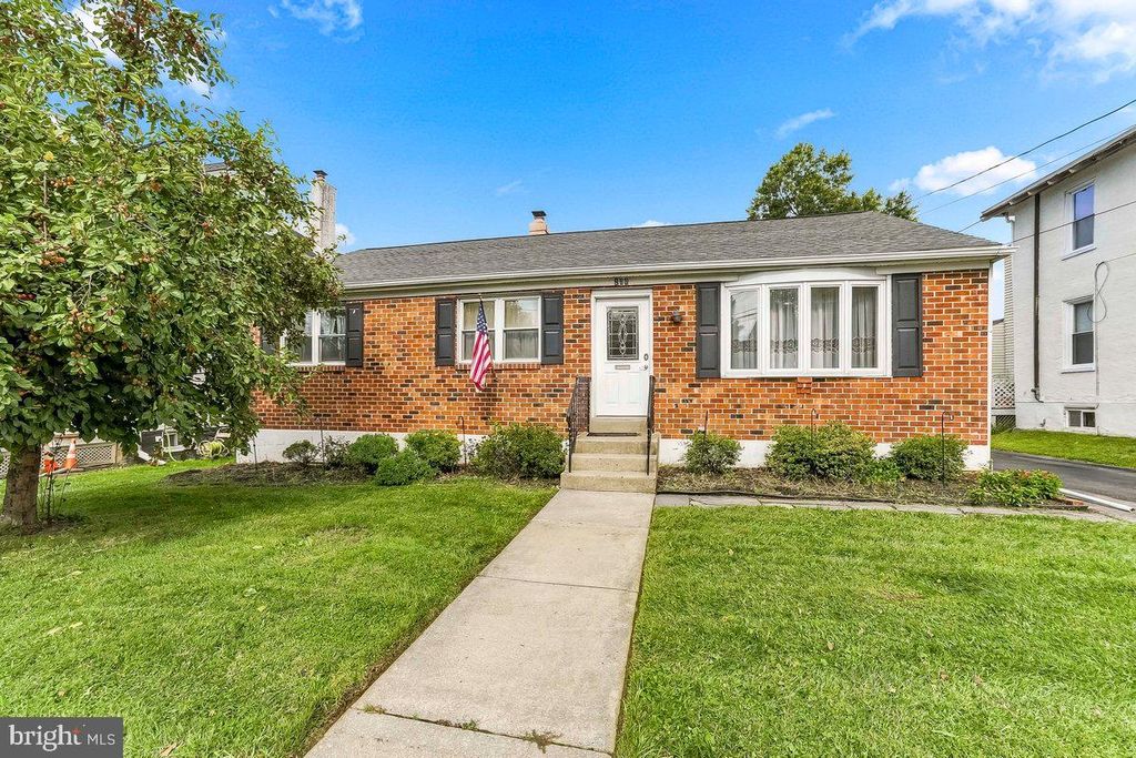 209 HENDERSON AVE, RIDLEY PARK, PA 19078 — photo 2