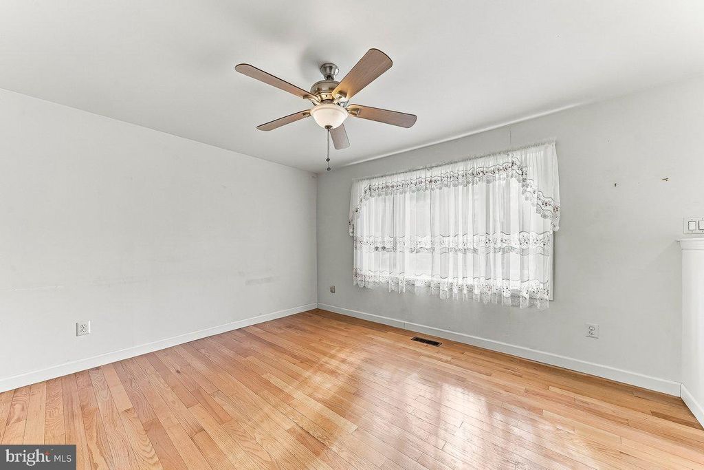 209 HENDERSON AVE, RIDLEY PARK, PA 19078 — photo 5