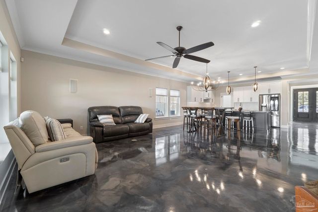 1402 E Fisher St, Pensacola, FL 32503