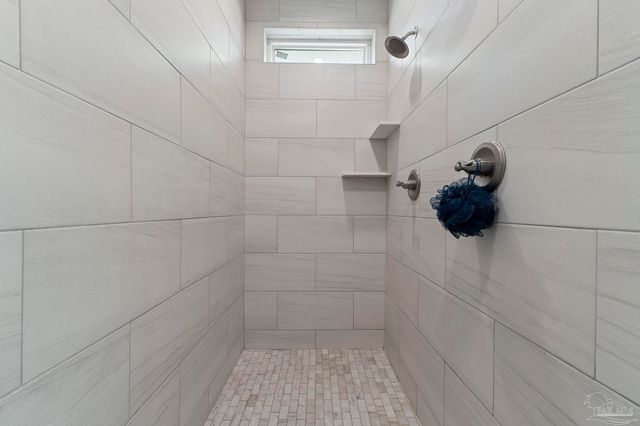 1402 E Fisher St, Pensacola, FL 32503