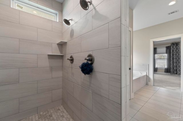 1402 E Fisher St, Pensacola, FL 32503