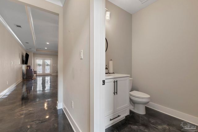 1402 E Fisher St, Pensacola, FL 32503