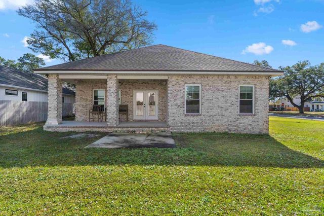 1402 E Fisher St, Pensacola, FL 32503