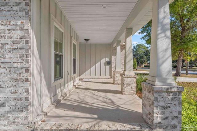 1402 E Fisher St, Pensacola, FL 32503