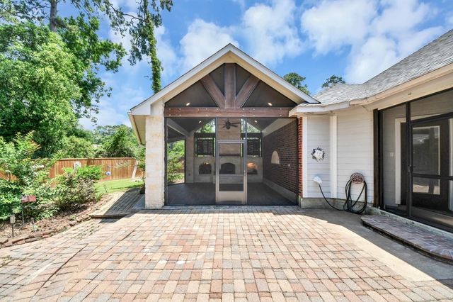 1930 Running Bear Trail, Crosby, TX 77532
