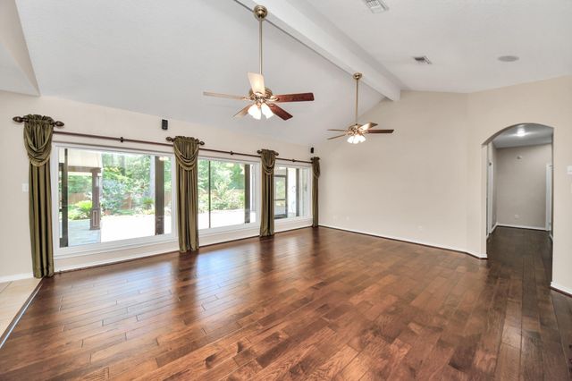 1930 Running Bear Trail, Crosby, TX 77532