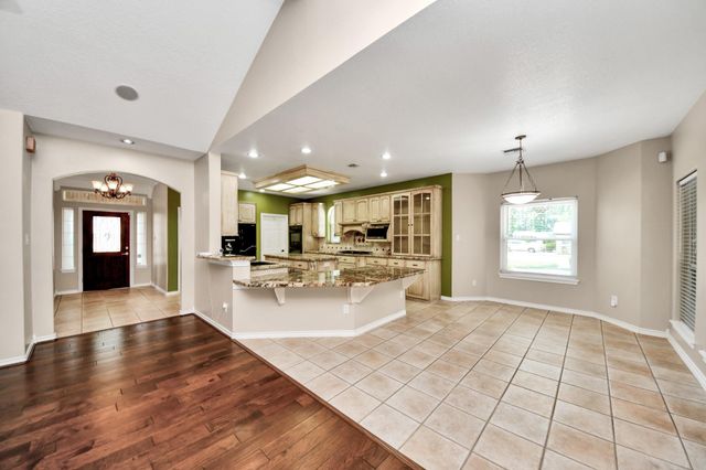1930 Running Bear Trail, Crosby, TX 77532