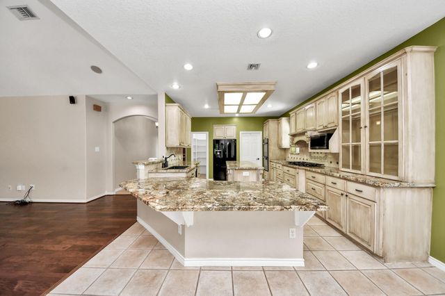 1930 Running Bear Trail, Crosby, TX 77532