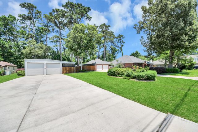 1930 Running Bear Trail, Crosby, TX 77532