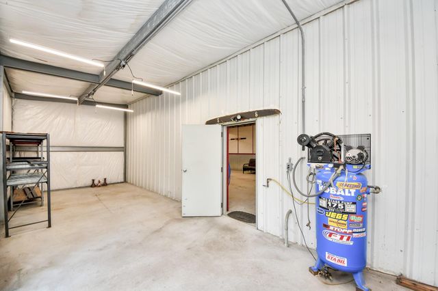1930 Running Bear Trail, Crosby, TX 77532