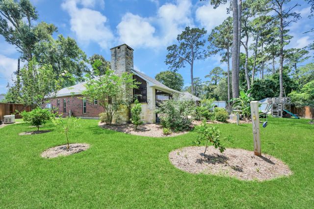1930 Running Bear Trail, Crosby, TX 77532