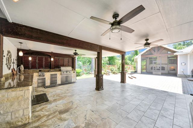 1930 Running Bear Trail, Crosby, TX 77532