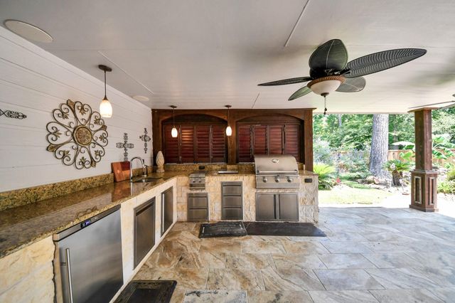 1930 Running Bear Trail, Crosby, TX 77532