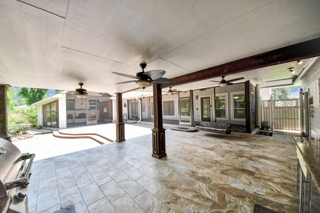 1930 Running Bear Trail, Crosby, TX 77532