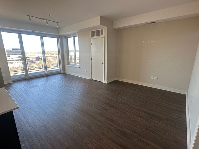 770 Skokie Boulevard 8, Northbrook, IL 60062