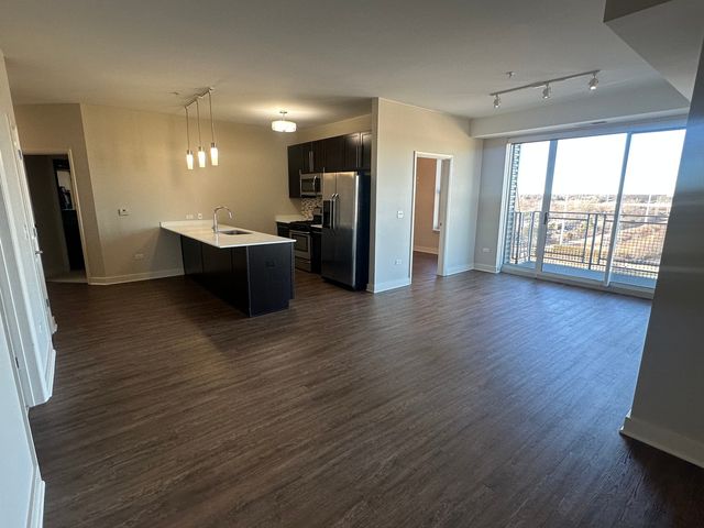 770 Skokie Boulevard 8, Northbrook, IL 60062