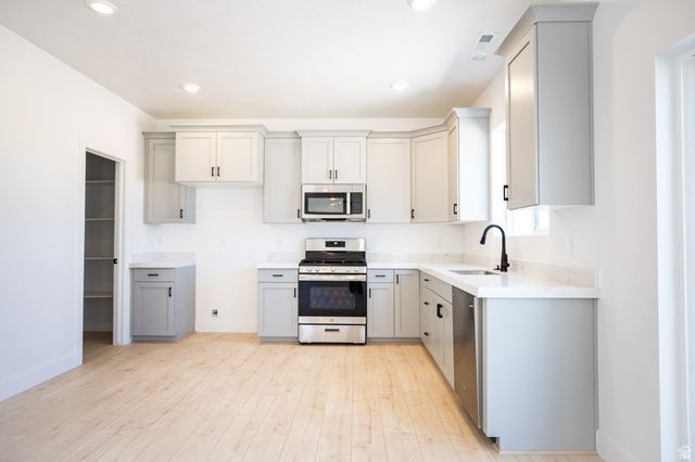 564 W 1775 N, Harrisville, UT 84404