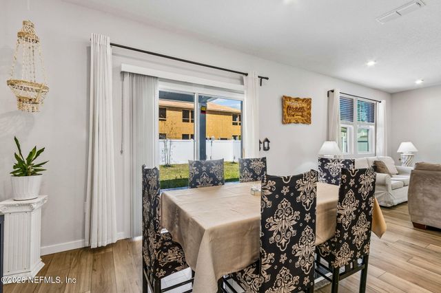 72 BRAZIL NUT Circle, Jacksonville, FL 32218