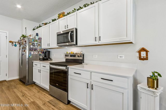 72 BRAZIL NUT Circle, Jacksonville, FL 32218