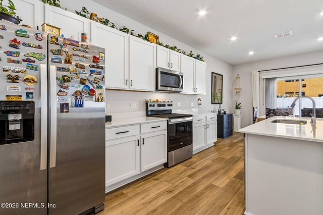 72 BRAZIL NUT Circle, Jacksonville, FL 32218