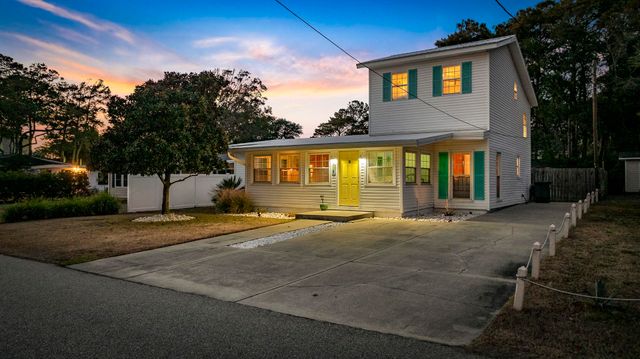 2306 Holly Dr., North Myrtle Beach, SC 29582